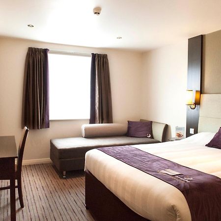 Premier Inn Birmingham City Centre Broad Street Exterior foto