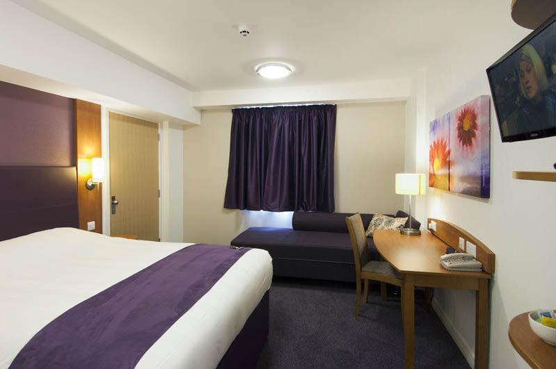 Premier Inn Birmingham City Centre Broad Street Exterior foto